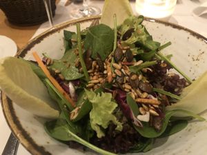 frischer Blattsalat mit Kernen  at Seminar- und Wellnesshotel Stoos in Morschach