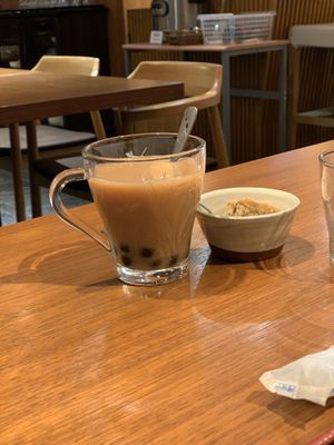 Tapioca tea and cake at Muku Taiwanese Vegetarian Food in Kyoto