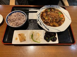 Mapo tofu with sides at Muku Taiwanese Vegetarian Food in Kyoto
