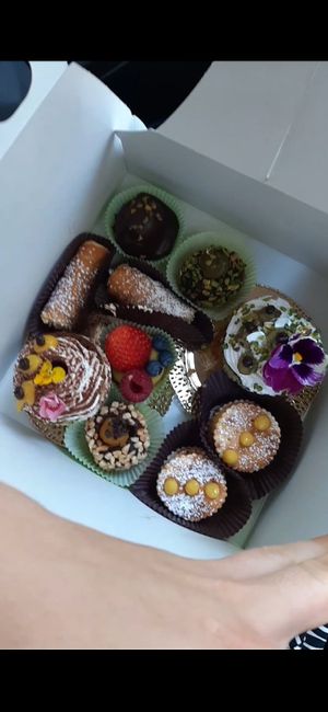 Pasticcini, mini cakes at Leccornie in Milan