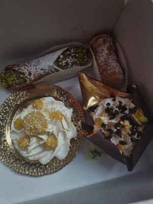 Four different pastries, cost about 14€ at Leccornie in Milan