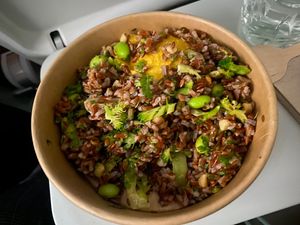 Rice hummus edamame brócoli   at ORY - EXKi - T4 in Orly