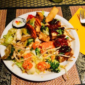 Round 3 👌 so many vegan options to choose from...you won’t leave hungry 🌈 at Bali Indonesisches in Iserlohn