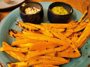 Boniato chips at Yerbamate in Conil De La Frontera