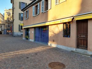 Exterior (in winter) at Hasta Glaces in Sion