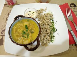 Seitan w/ beer sauce and buckwheat at El Girasol in Murcia