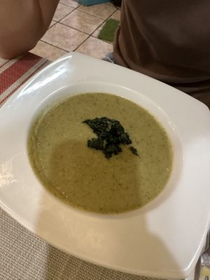 Broccoli and zucchini soup   at El Girasol in Murcia