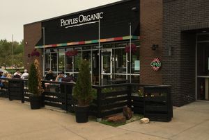 Outside seating at Peoples Organic in Eden Prairie