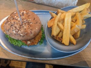 Zeitgeist with Golden Fries and a drink (17,90€) - 4/5 at Hans im Glück - Sonnenstr in Munich