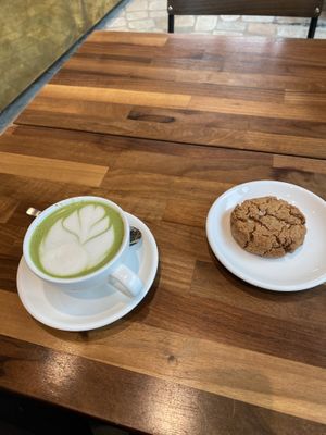 matcha latte w/ oat milk & pb cookmarc at Café Nullpunkt in Berlin