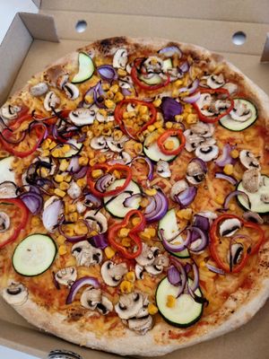 The vegetaria pizza was good at Pizza Oscar in Vienna