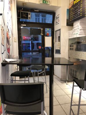Kleiner Sitzplan at Pizza Oscar in Vienna