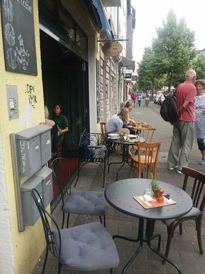 Outside seating area at Madame Tartine in Cologne