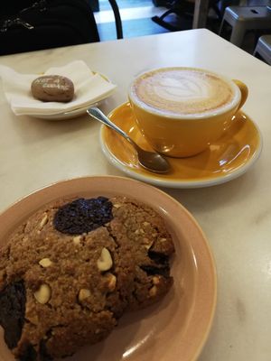 Chovolate&hezelnuts cookies at Milkees in Lisbon