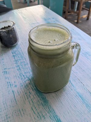 Green juice at iXiMeek | Plant Based Project in Bucerias