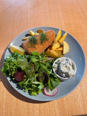 "Fish" and chips at RoseHip Bistro - Pylimo in Vilnius