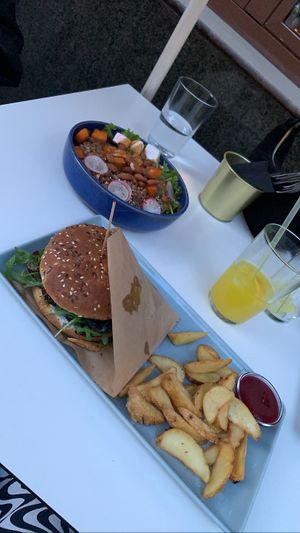Pumpkin and feta bowl and portobello burger   at RoseHip Bistro - Pylimo in Vilnius