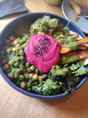 Pink hummus bowl at RoseHip Bistro - Pylimo in Vilnius