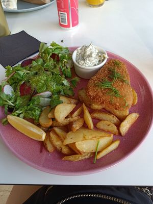 Vegan fish and chips at RoseHip Bistro - Pylimo in Vilnius
