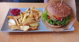 Cheesesteak burger at RoseHip Bistro - Pylimo in Vilnius
