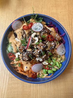 Teriyaki Tempeh Bowl.  at RoseHip Bistro - Pylimo in Vilnius