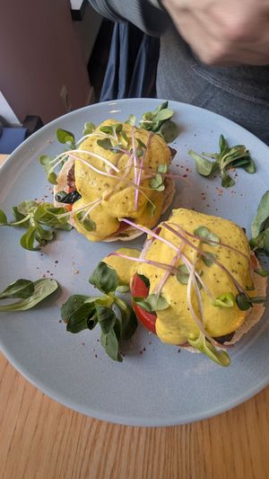 Tofu Benedict at RoseHip Bistro - Pylimo in Vilnius