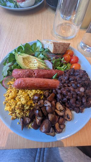 English breakfast at RoseHip Bistro - Pylimo in Vilnius