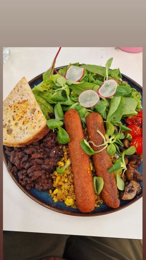 English breakfast at RoseHip Bistro - Pylimo in Vilnius