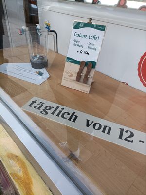 Essbare Löffel at Frau Meis Eisladen in Hamburg