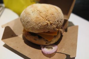 Chee´is Vegan-Burger at Peter Pane in Muenster