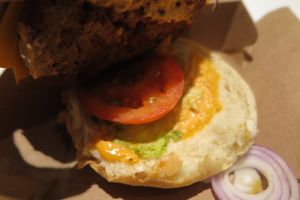 Chee´is Vegan-Burger - auf der Suche nach Salat? at Peter Pane in Muenster