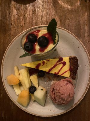 Een hemels en compleet dessert   at Colors in Wageningen