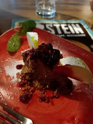 Veganes Schokomoussetörtchen. Sehr zu Empfehlen at 2Stein in Krems An Der Donau