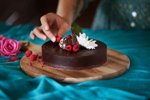 Raw bakery, bowls, smoothies peacefoods & other vegantreats at Eko-Logiskt konceptcafé in Falkenberg