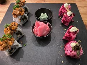 First rolls of the evening the Pompadour Pink (YES) and Gurrl you kale'n it (would also have this again) (part of the chef's special) at Plant Based Sushi in Amsterdam