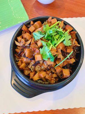Rice in clay pot w/ vege chicken & mushroom (Com Tay Cam) at Hoa Sen Vegetarian Restaurant in Garden Grove