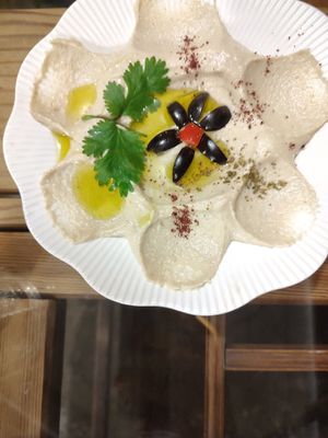 Hummus and bread at Wardah in Jeju