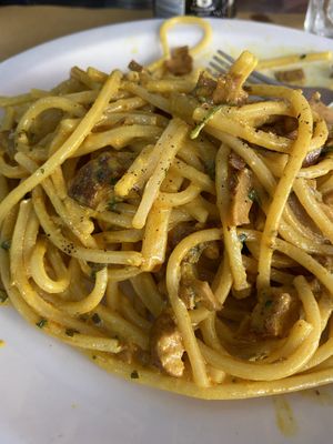 spaghetti carbonara  at Al Vapore  in Venice