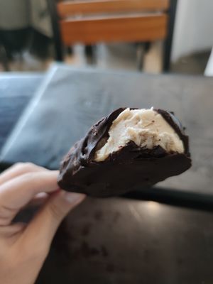 Vegan Ice Cream with Vanilla flavor at Filthy Vegan in Ho Chi Minh City