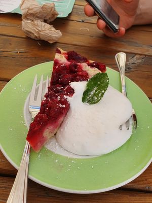 🍰 at Green Flamingo in Innsbruck