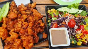 Cauliflower and rainbow salad at Green Flamingo in Innsbruck
