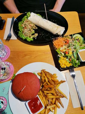 Flamingoburger & Beetroot Falafel Wrap at Green Flamingo in Innsbruck