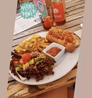 Hot dog at Green Flamingo in Innsbruck