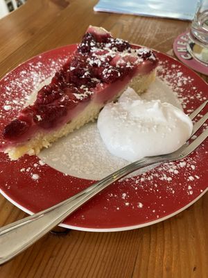 Raspberry & hazelnut  at Green Flamingo in Innsbruck