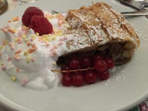 Apple strudel at Green Flamingo in Innsbruck