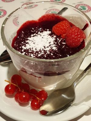 Panna cotta at Green Flamingo in Innsbruck