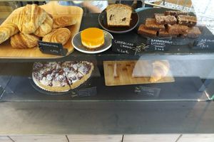 Cake and Pastry Display feat. 2 vegan options: Grießkuchen (specialty southern German cake) and banana bread at Man Versus Machine Coffee Roasters in Munich
