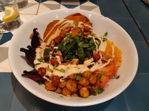 Main / Moroccan bowl at VEGA - Alamo in Madrid