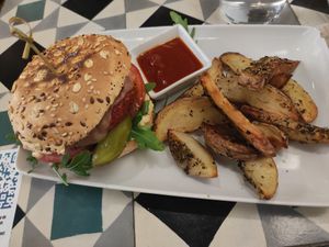 Hamburguesa at VEGA - Alamo in Madrid