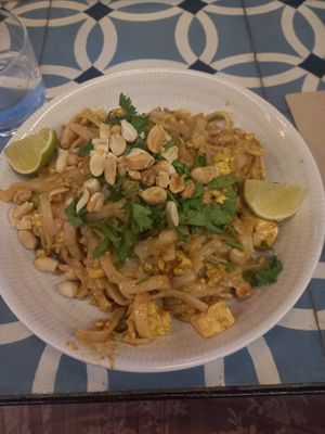 Pad thai (bad lighting) at VEGA - Alamo in Madrid
